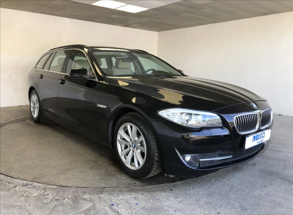 BMW Řada 5 3,0 525d Touring